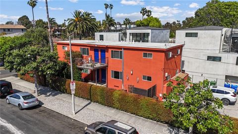 Photo of 502 Westminster Ave, Venice, CA 90291 (MLS # SB26088964)