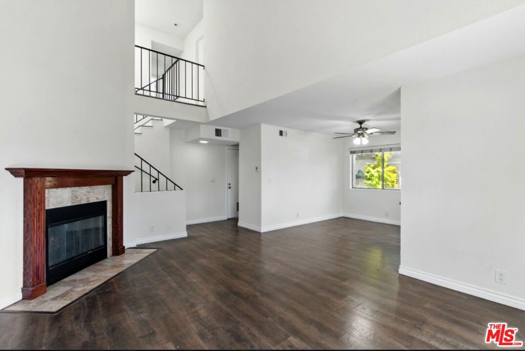 8333 Columbus Avenue 25