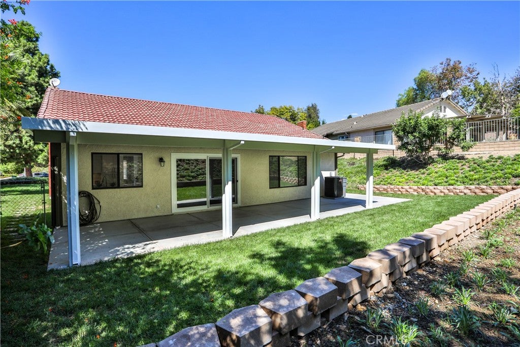 1028 CALLE FRONDOSA