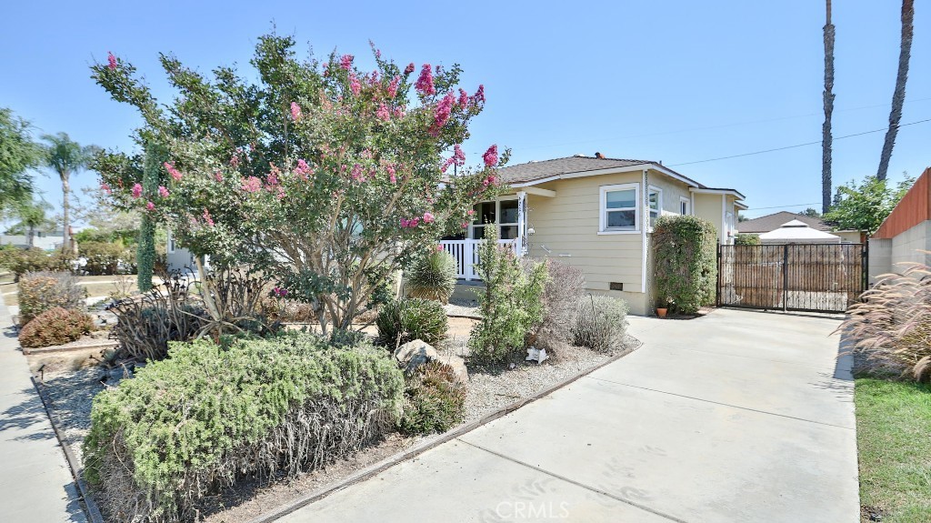 4726 Walnut Avenue