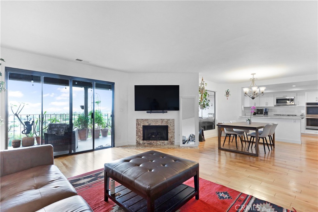 1995 Molino Avenue 102