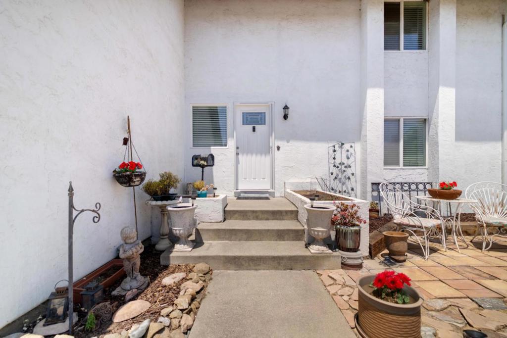 2280 Zoria Circle
