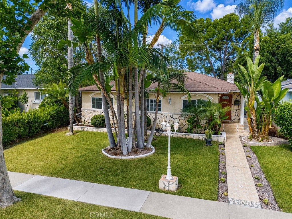 10529 La Mirada