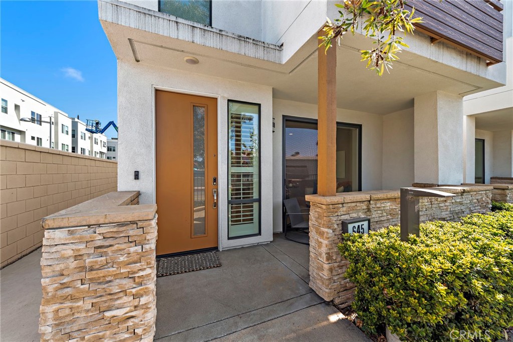 645 W 17th Street