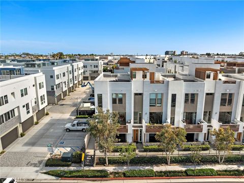 Photo of 645 W 17th Street, Costa Mesa, CA 92627 (MLS # OC25195076) Photo of 645 W 17th Street, Costa Mesa, CA 92627 (MLS # OC25195076)
