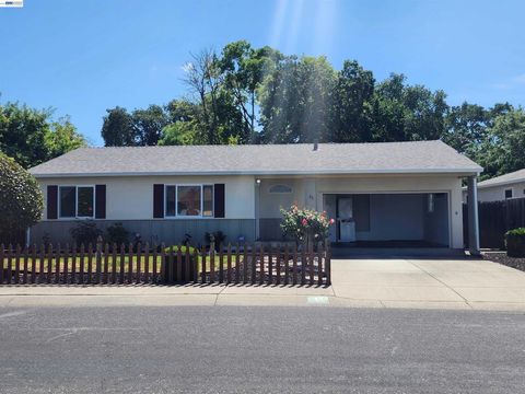 Photo of 43 Alan Dr Dr, Pleasant Hill, CA 94523 (MLS # 41131326)