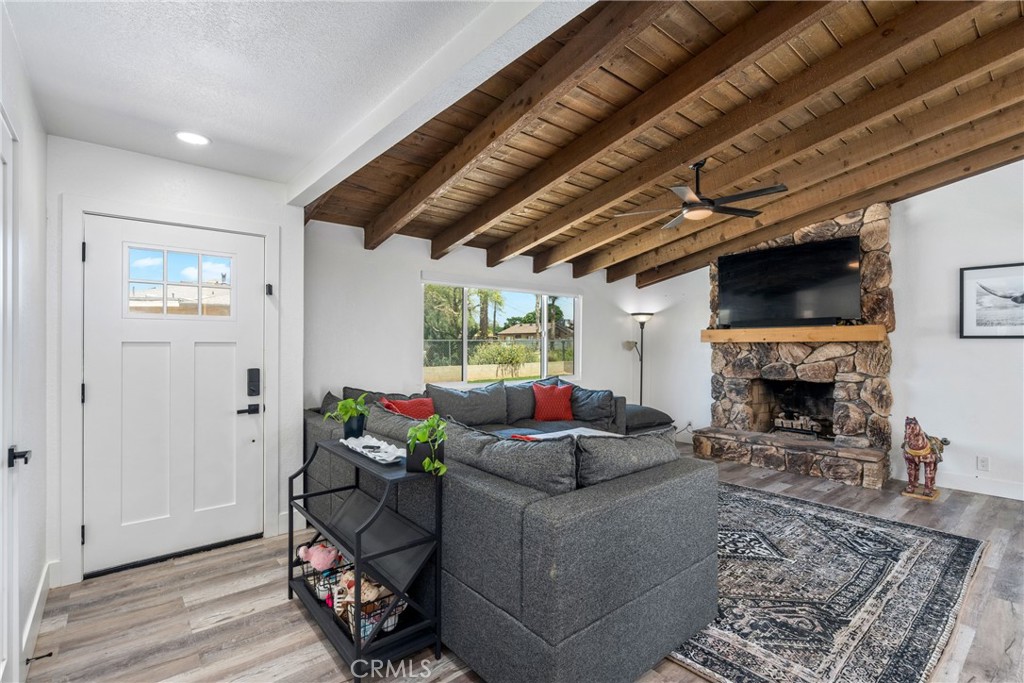 2830 Valley View