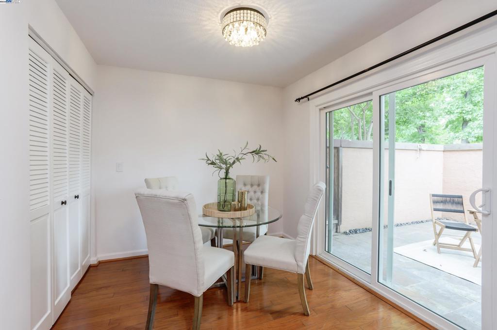 DOWNTOAREA - Residential Lease