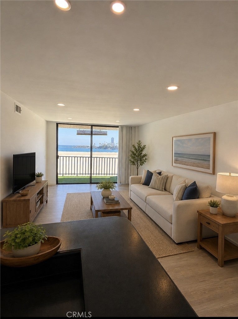 1140 E Ocean Boulevard 136