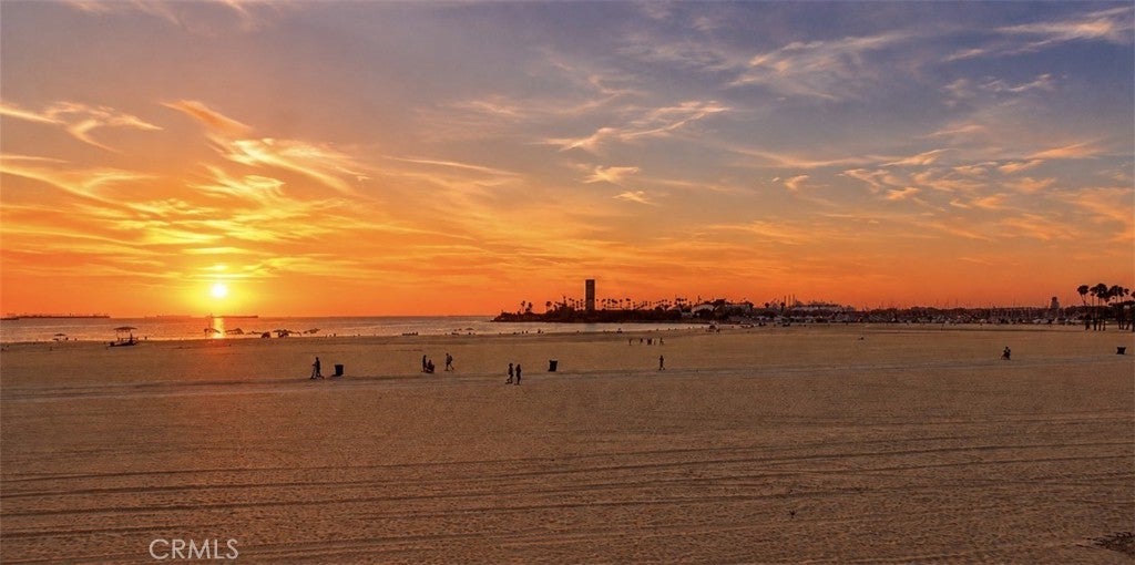 1140 E Ocean Boulevard 136