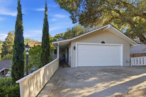 Photo of 135 Dolton Avenue, San Carlos, CA 94070 (MLS # ML82032386)
