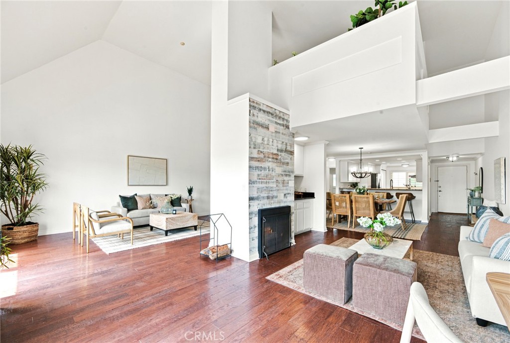 700 Esplanade 32