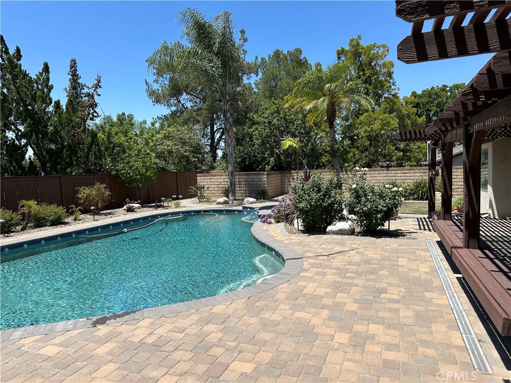 165 Cottonwood Avenue