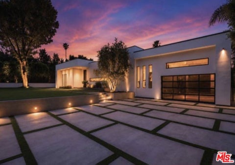 Photo of 20141 Wells Drive, Woodland Hills, CA 91364 (MLS # 26861255)