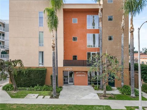 Photo of 4821 Bakman Avenue #206, North Hollywood, CA 91606 (MLS # SR26011084)