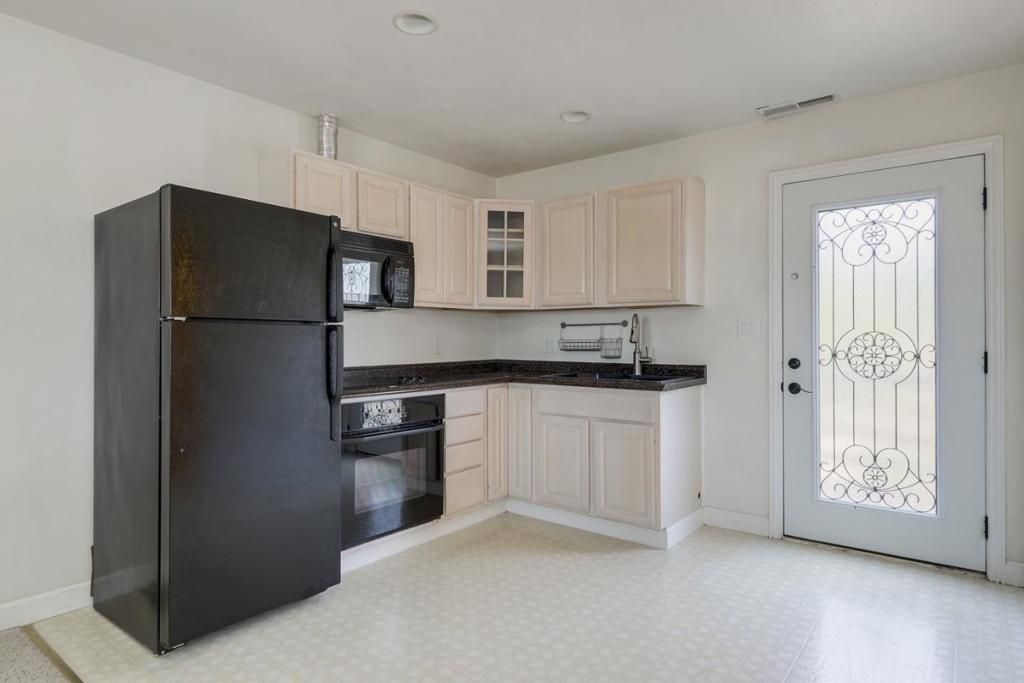 Photo of 3097 Forbes Avenue, Santa Clara, CA 95051 (MLS # ML82025499)