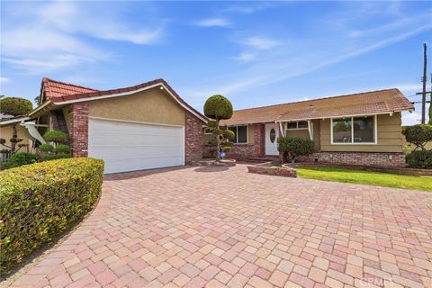 Photo of 2554 W Chanticleer Rd, Anaheim, CA 92804 (MLS # CV26085810)