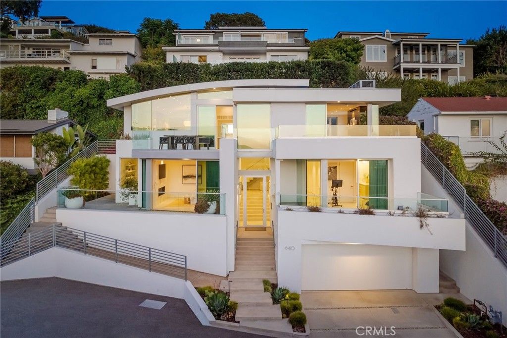 Photo of 640 Temple Hills Drive, Laguna Beach, CA 92651 (MLS # LG26155499)