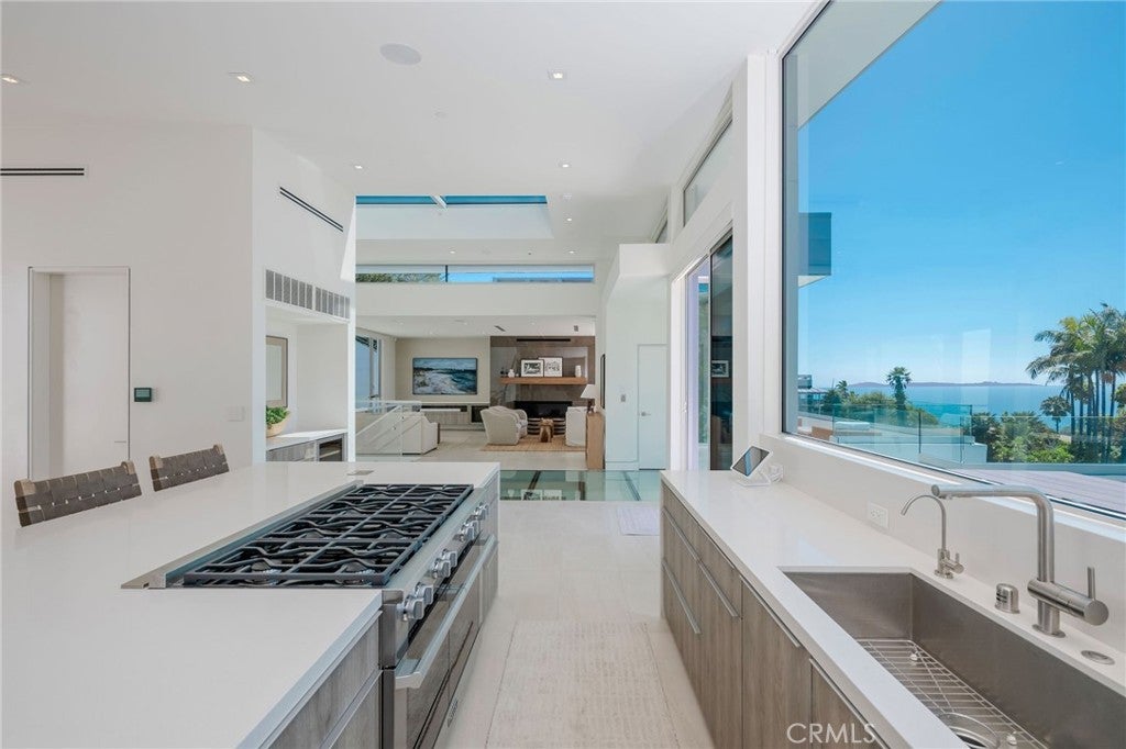 640 Temple Hills Drive, Laguna Beach CA 92651 - Photo 11