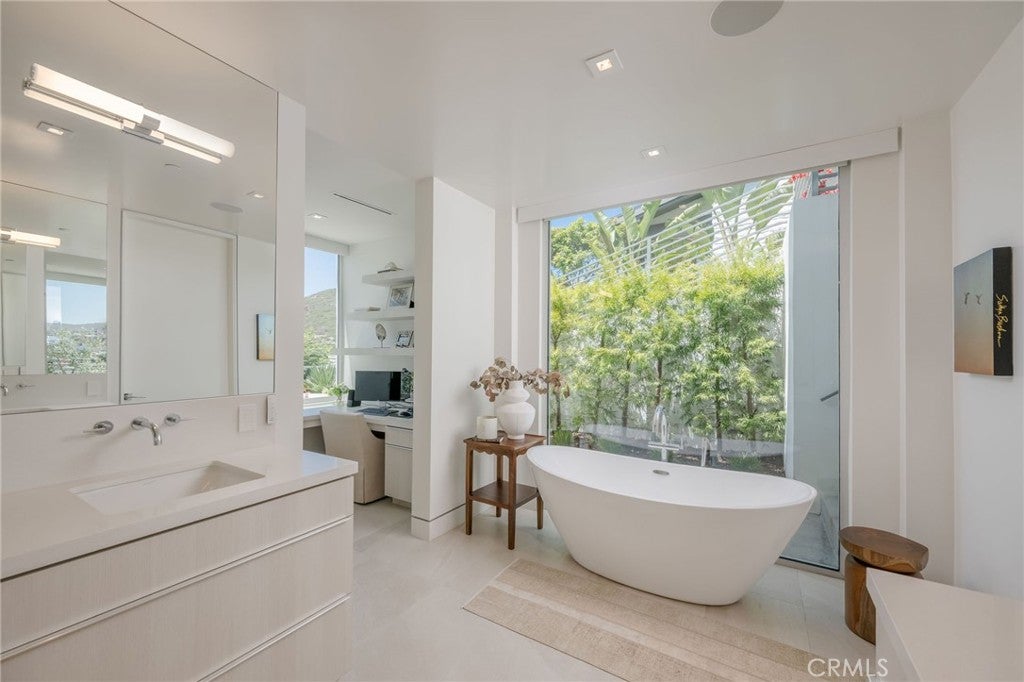 640 Temple Hills Drive, Laguna Beach CA 92651 - Photo 18