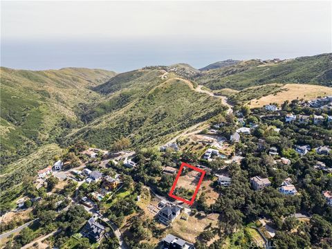 Photo of 26137 Fairside Rd, Malibu, CA 90265 (MLS # PW26085878)