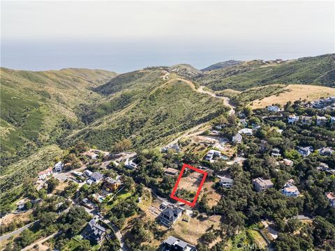 Photo of 26137 Fairside Rd, Malibu, CA 90265 (MLS # PW26085878)