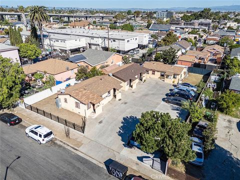Photo of 239 W 113th St, Los Angeles, CA 90061 (MLS # PW26079160)