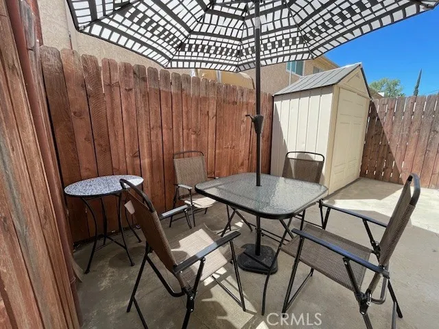 Northridge, California 91325, United States, 2 Bedrooms Bedrooms, ,2 BathroomsBathrooms,Residential,Active,247507