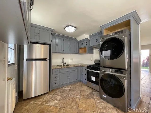 Northridge, California 91325, United States, 2 Bedrooms Bedrooms, ,2 BathroomsBathrooms,Residential,Active,247507