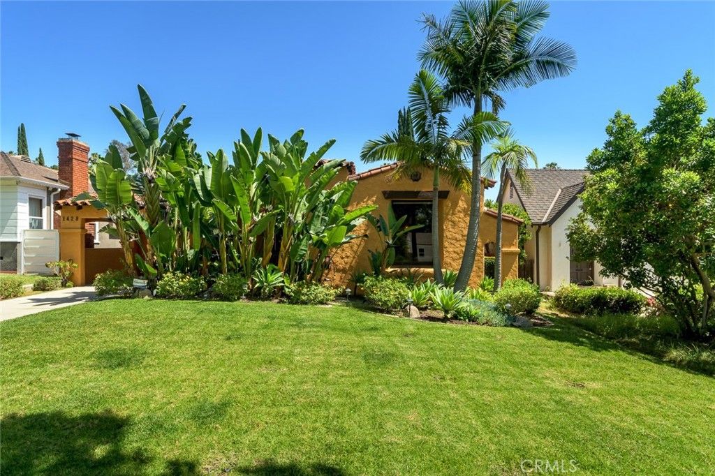 Photo of 1428 Thompson AVE, Glendale, CA 91201 (MLS # GD26091840)