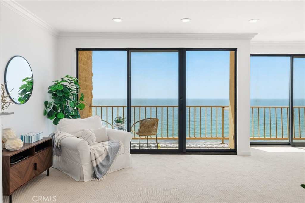 727 Esplanade 306