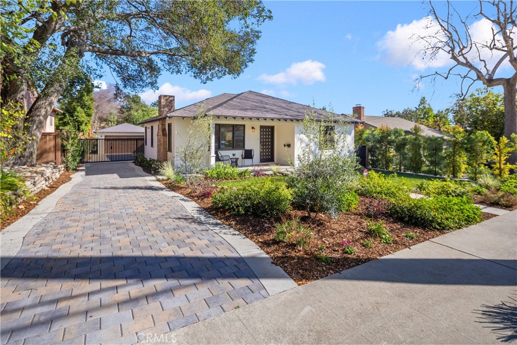 230 N Sunnyside Avenue