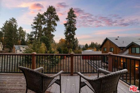 Photo of 993 Cameron Drive, Big Bear, CA 92315 (MLS # 25608037)