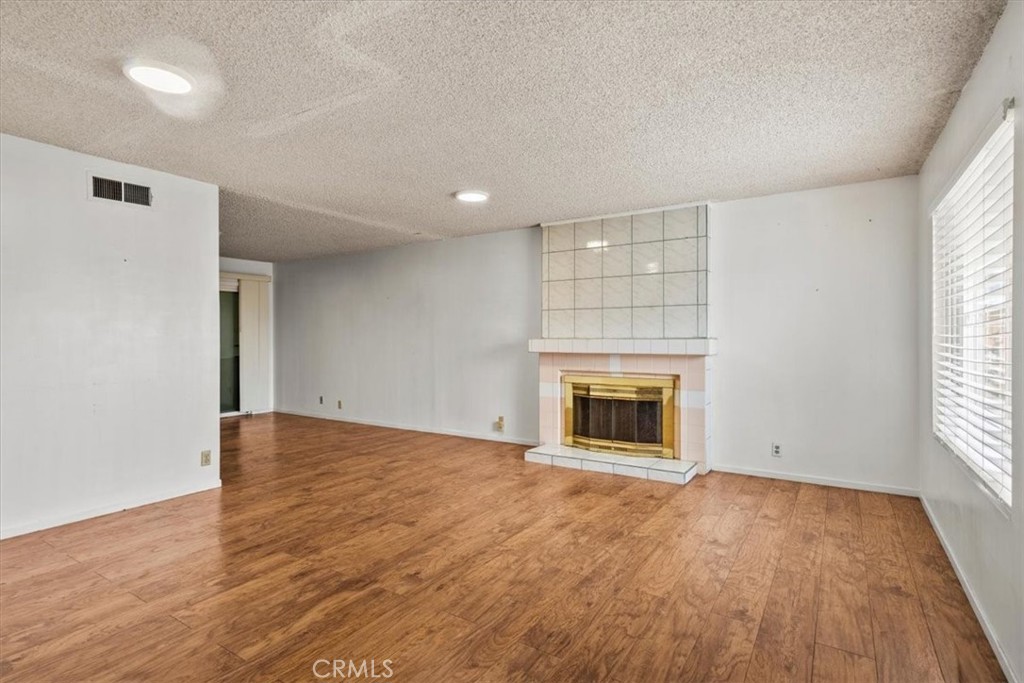 21403 Catskill Avenue