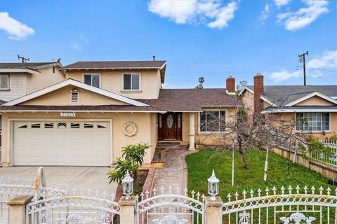 21403 Catskill Avenue Carson CA 90745