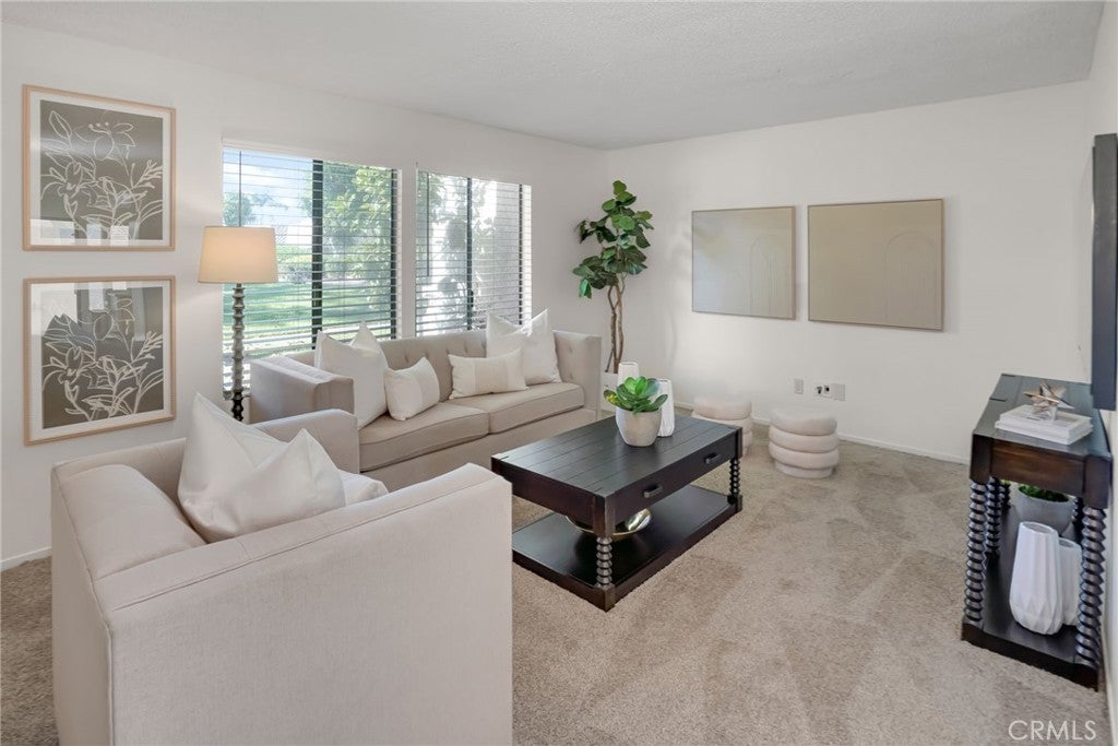 2155 W Banbury Circle