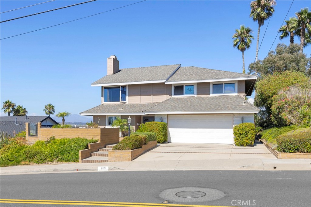 405 Avenida Salvador