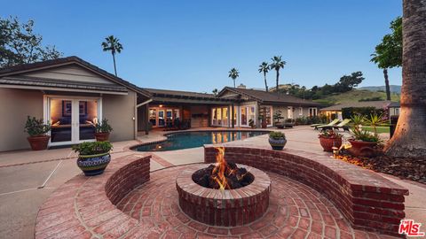 Photo of 1910 Las Flores Drive, Glendale, CA 91207 (MLS # 26678471)