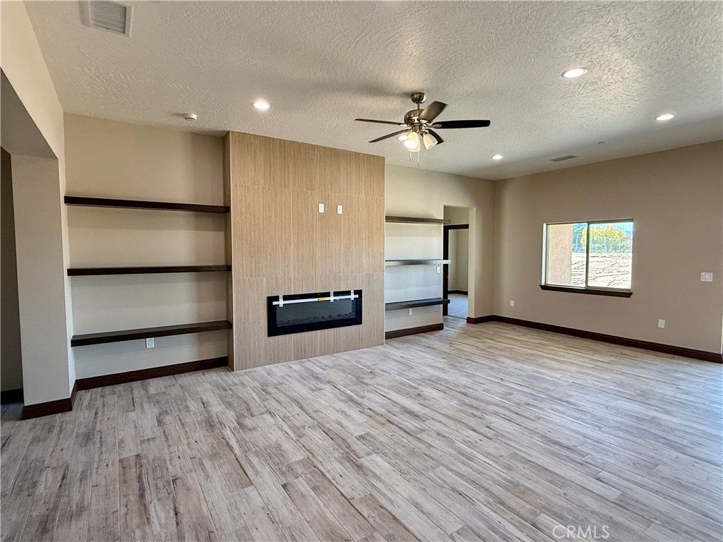 Photo of 10466 10th Avenue, Hesperia, CA 92345 (MLS # CV26015545)