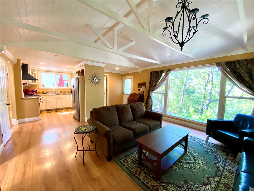 10787 Foothill Road