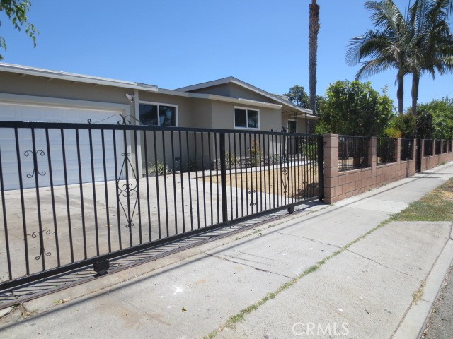 1403 W Elder Avenue
