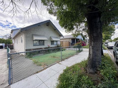 Photo of 130 N 26th Street, San Jose, CA 95116 (MLS # ML82044065)
