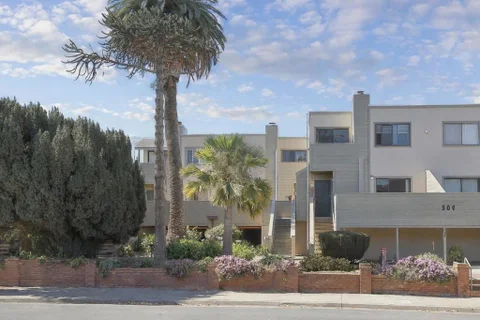 504 Ocean Avenue Unit 4, Monterey, CA 93940 - MLS#: ML82037502