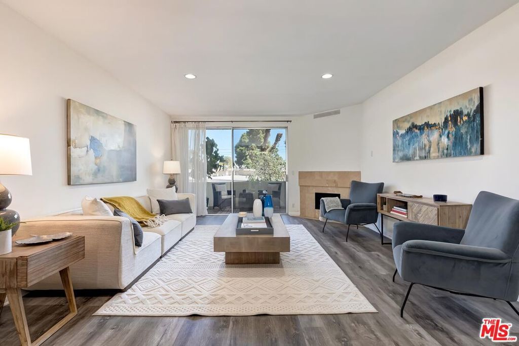 Photo of 901 10th Street #303, Santa Monica, CA 90403 (MLS # 26666067)