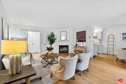 Photo of 914 Lincoln Boulevard #207, Santa Monica, CA 90403 (MLS # 26835927)