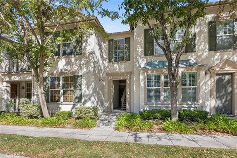 Photo of 24120 Victoria Ln #47, Valencia, CA 91355 (MLS # SR25251236)