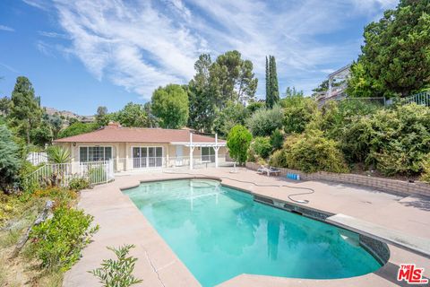Photo of 17440 Fraser Place, Granada Hills, CA 91344 (MLS # 26663509)