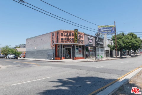 Photo of 4525 W Pico Boulevard, Los Angeles, CA 90019 (MLS # 26847147)