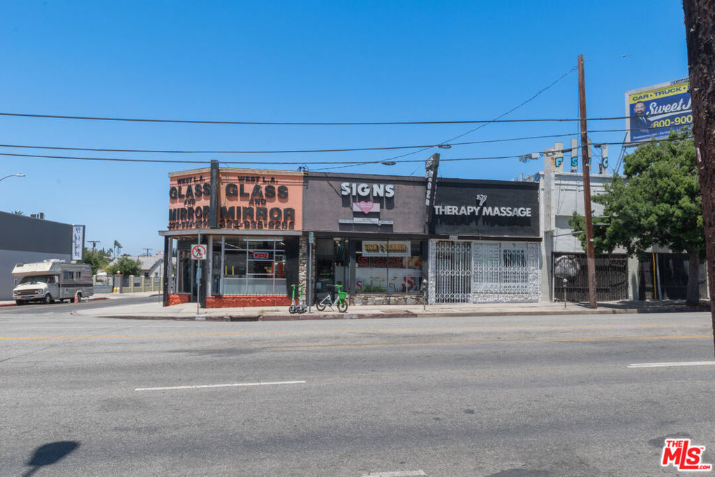 4525 W Pico Boulevard