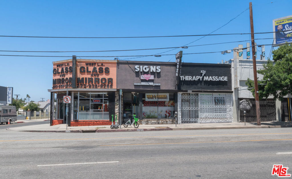 4525 W Pico Boulevard